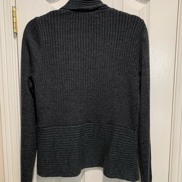 H&M Cardigan - Picture 2 of 3